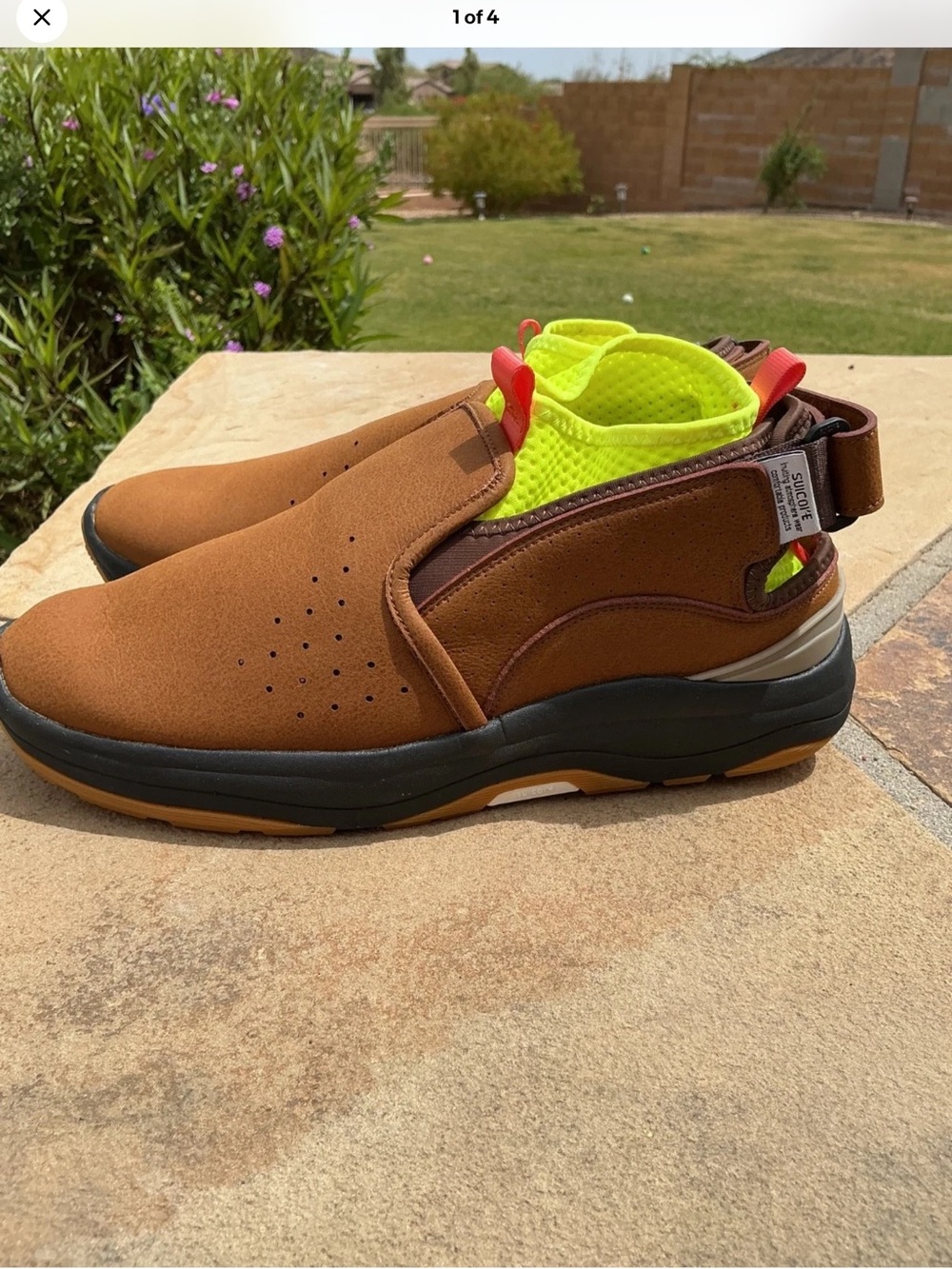 SUICOKE AMen's Slip-On Casual Shoe in Brown with Neon Yellow Lining